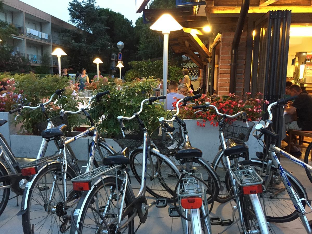 Alla Pergola Bibione Esterno foto